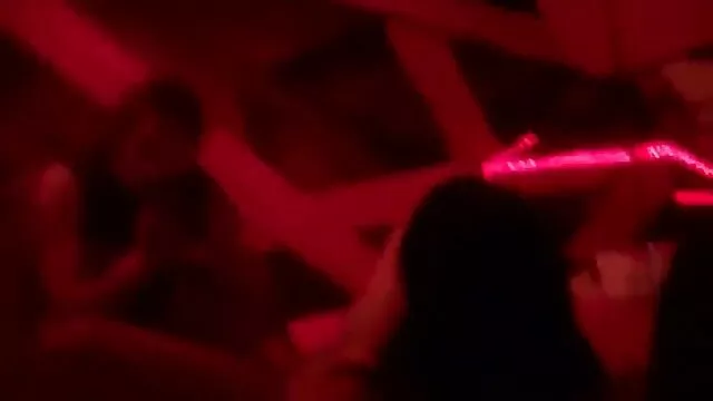 Sexo con un cliente de tetas señoras xxx mexicanas pequeñas y semen en su culo