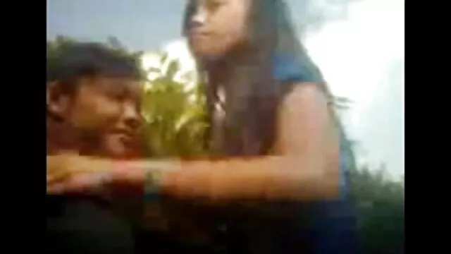 Hottie desnuda tiene estilo perrito y senoras xxx mexicanas le follan el culo apretado
