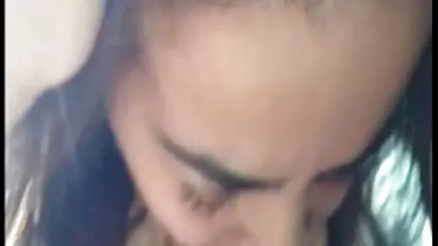 Morena insaciable mamada y saltos sobre un consolador de goma señorasmexicanasxxx