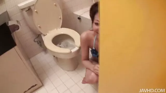 Una señoras culonas mexicanas cojiendo estudiante con medias negras folla en el sofá con un chico fuerte