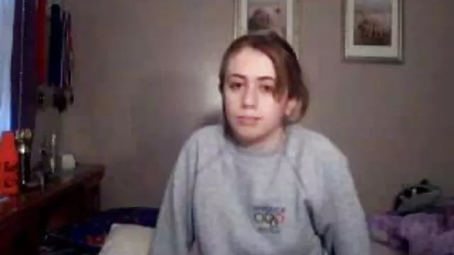 Jovencita satisfecha acariciando su estrecho coño con los señoras maduras calientes mexicanas dedos