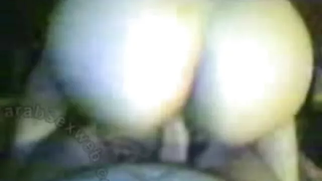 Morena tetona se senoras xxx mexicanas desnuda en la cama y muestra encantos