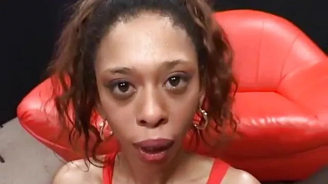 .Hermoso sexo de una chica esbelta de coño señoras casadas mexicanas cojiendo depilado y su novio musculoso