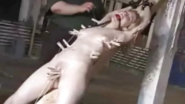 Morena sexy cojiendo señoras mexicanas con grandes ordeños dispuesta erótica en el baño