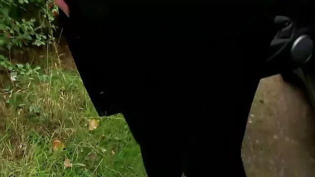 Rubia flaca grita desde una larga polla en su señoras mexicanas mamando entrepierna